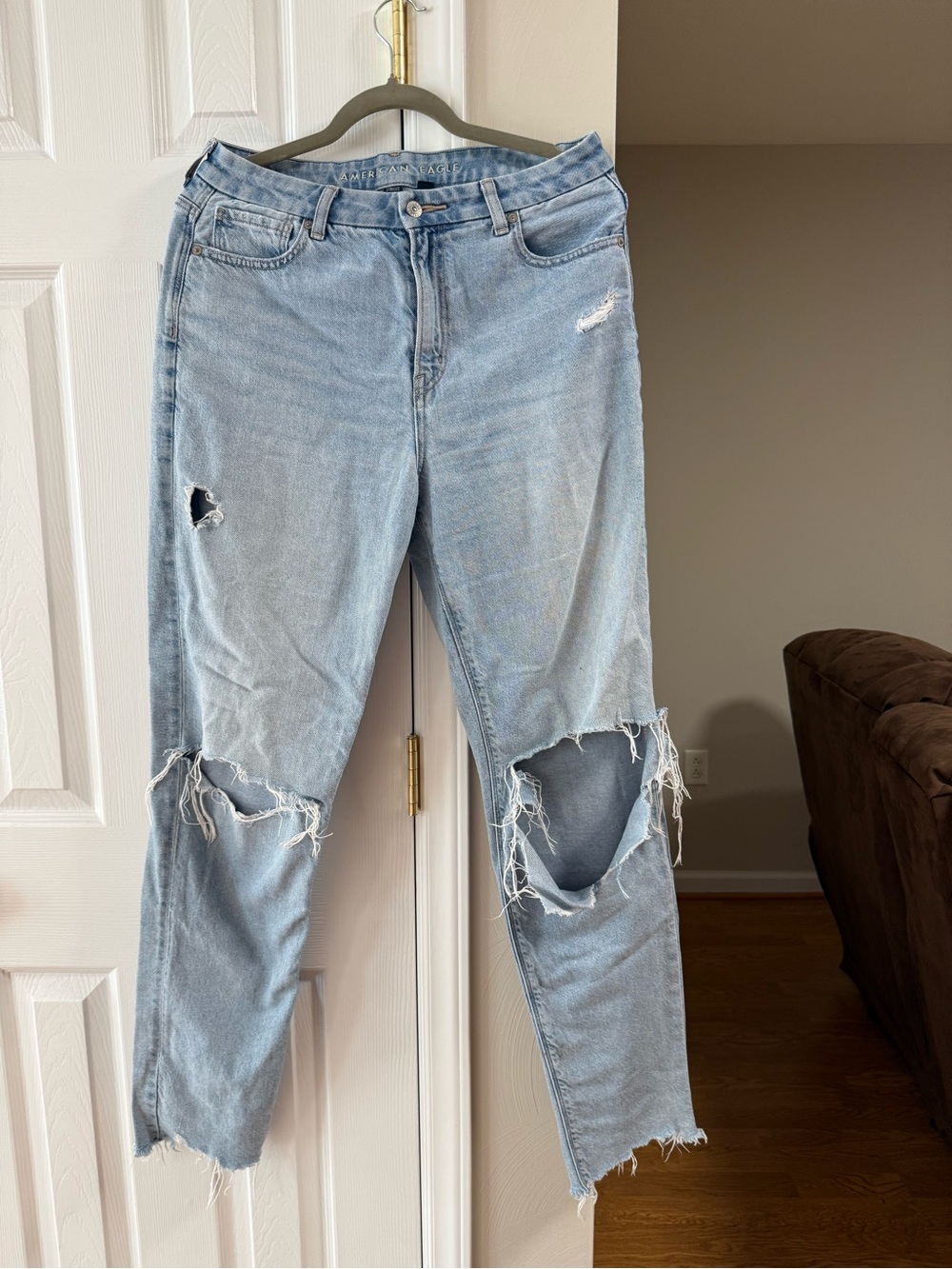 American Eagle Outfitters Light Blue Distressed Boyfriend Jeans